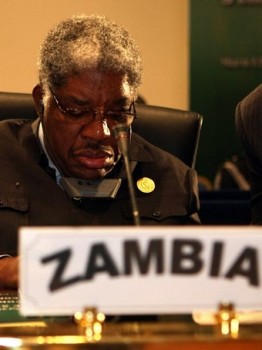 Levy Mwanawasa a été admis dans un hôpital français. Mais son état de santé réel reste flou
