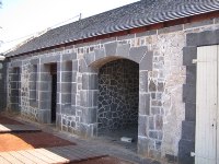 Ces bâtiments, Aapravatsi Ghat, ont été classés patrimoine historique par l'Unesco. C'est là que de nombreux envoyés se sont succédés au temps de l'engagisme...